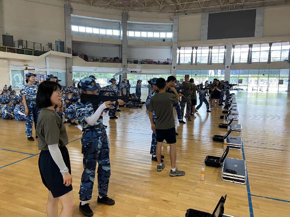 四川大学激光打靶军训射击现场